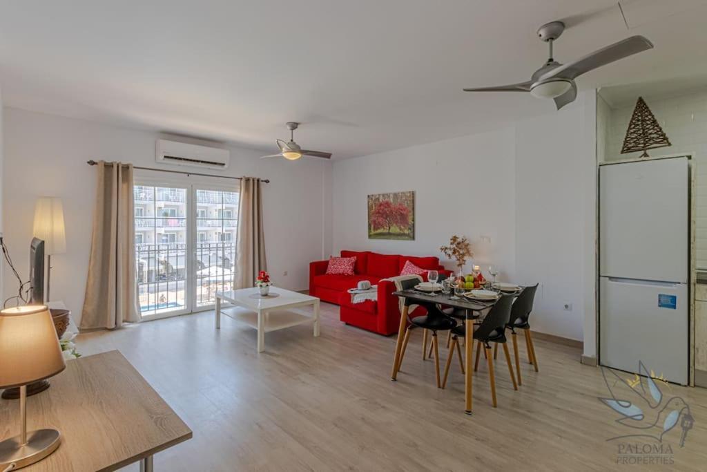 Benalroma Spacious Apartment 50 Mt From The Beach Benalmádena Exteriör bild