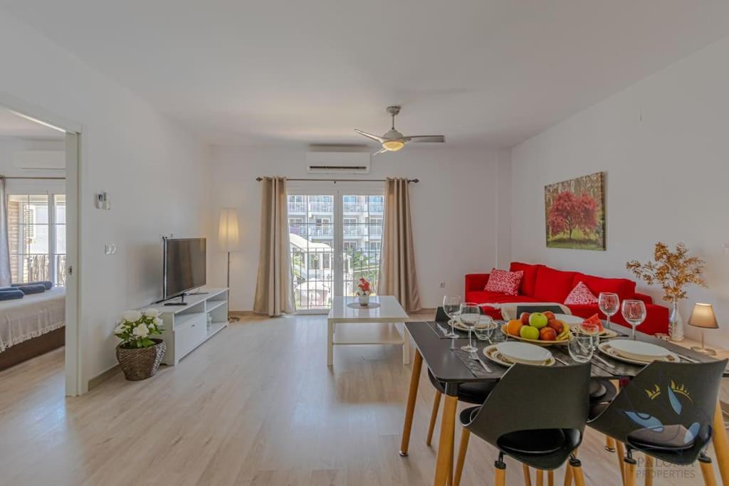 Benalroma Spacious Apartment 50 Mt From The Beach Benalmádena Exteriör bild