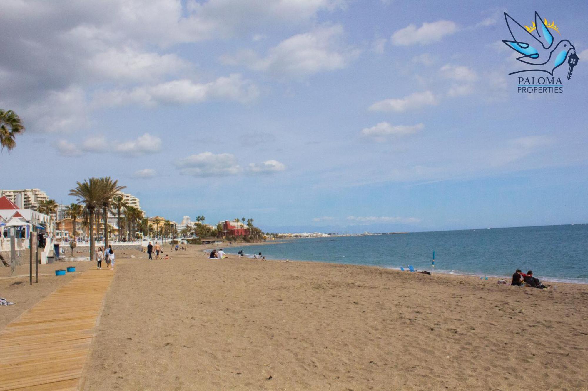 Benalroma Spacious Apartment 50 Mt From The Beach Benalmádena Exteriör bild
